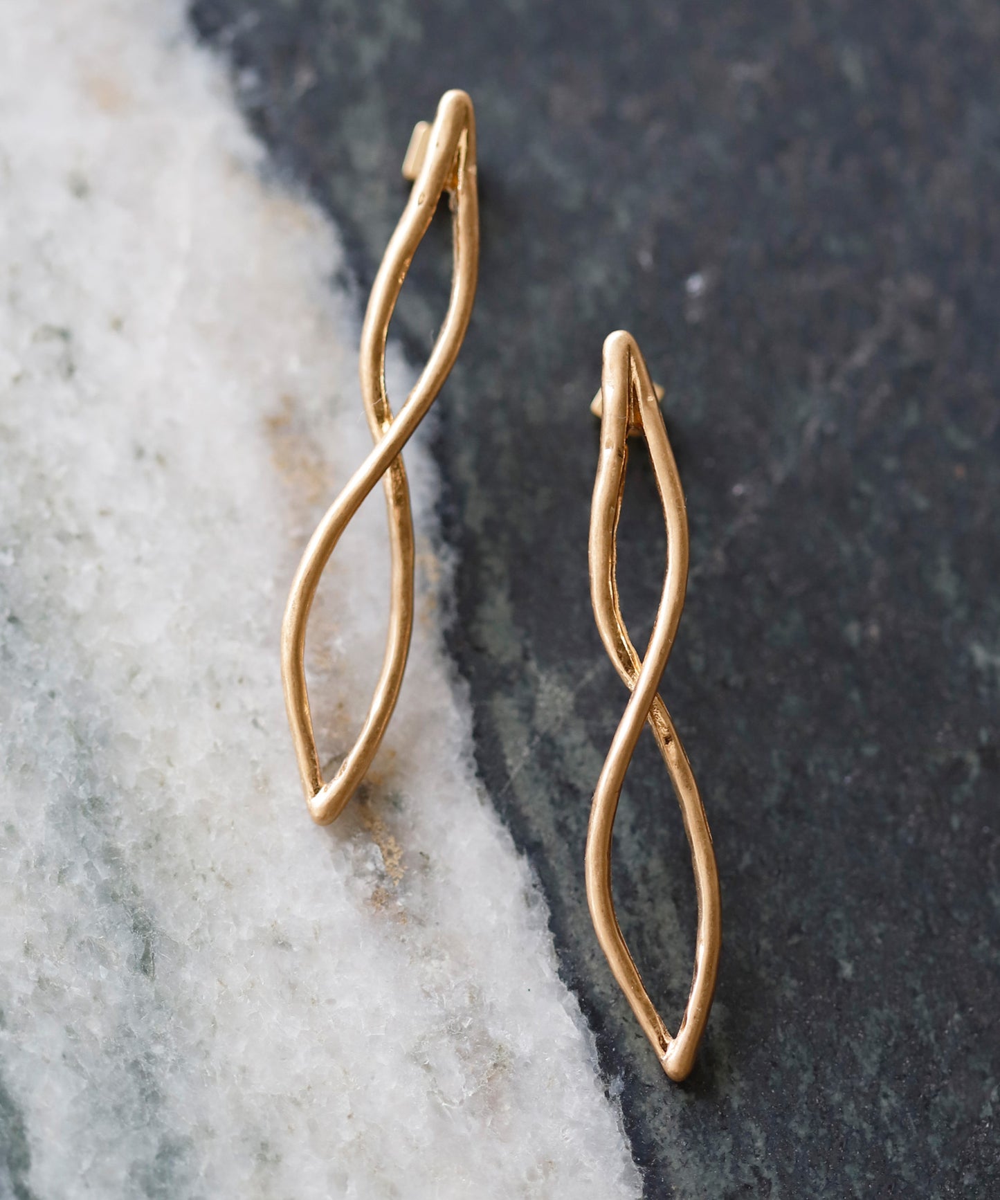 Twisted Line Earrings[Ownideal]