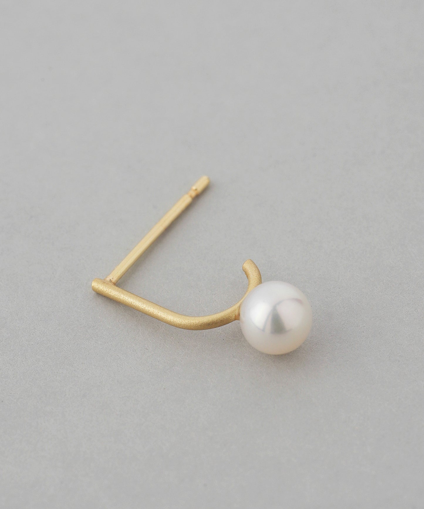 Pearl × U line Earrings [10K][Basic]