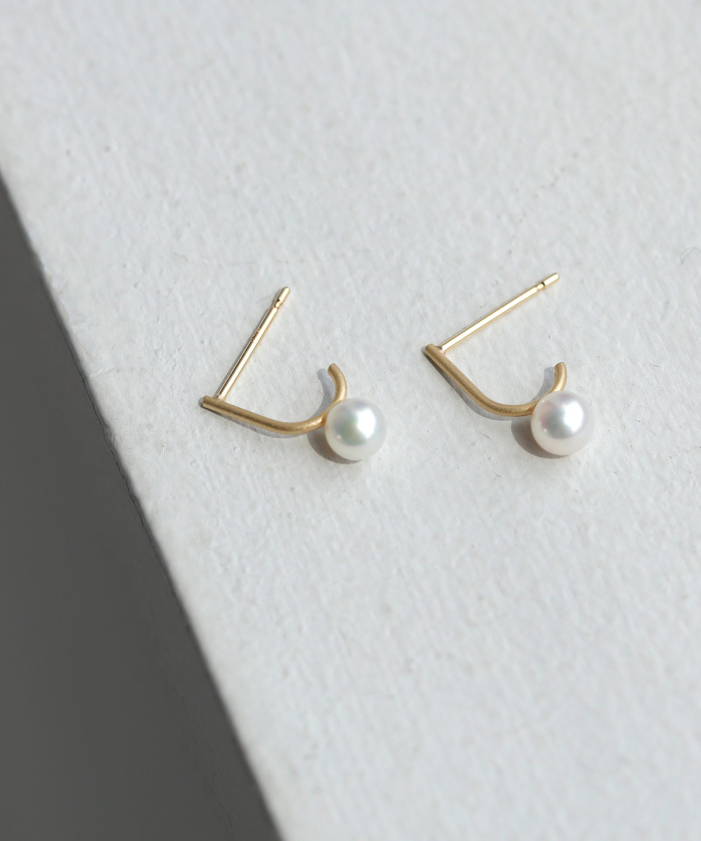 Pearl × U line Earrings [10K][Basic]