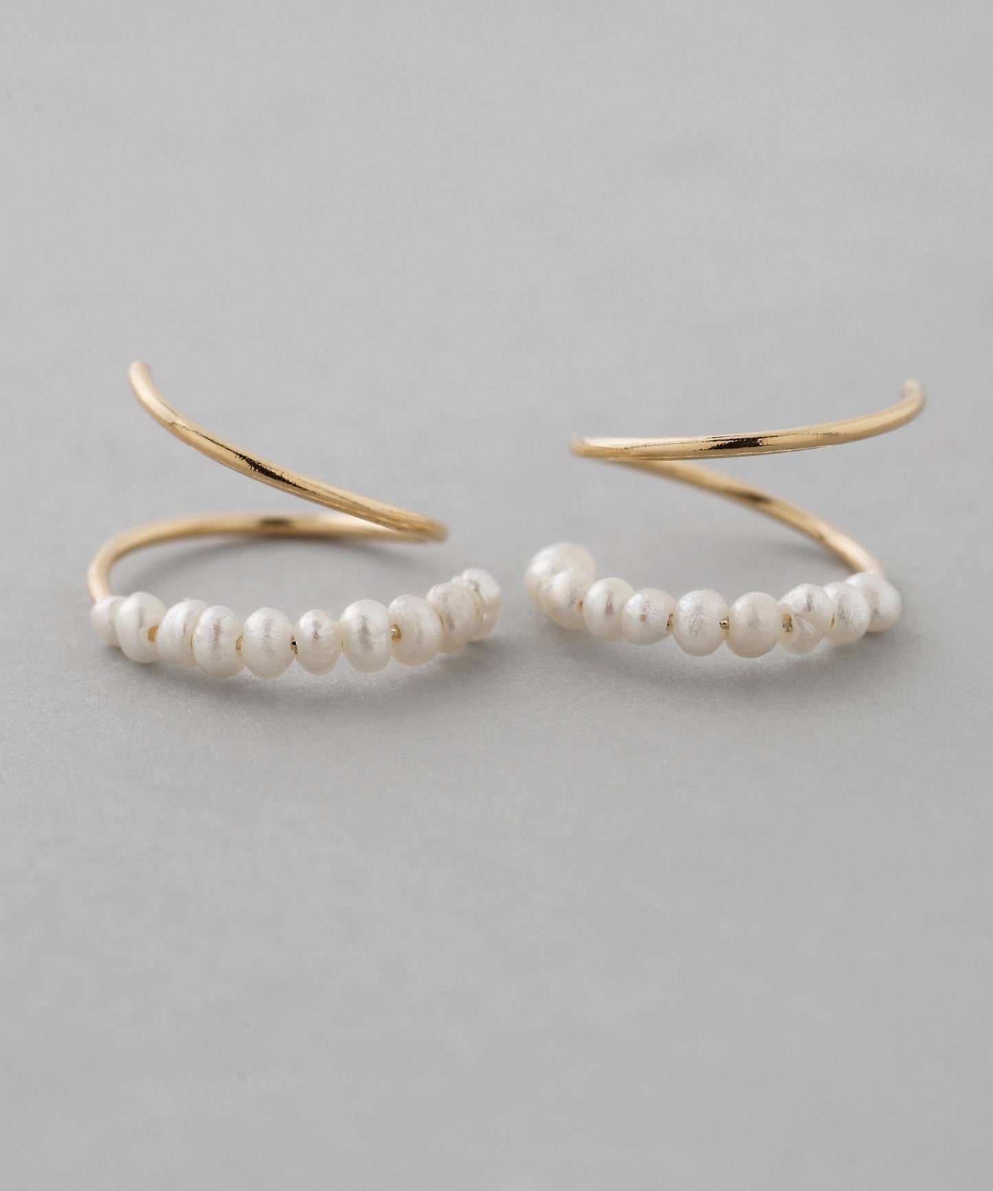 Freshwater Pearl × Coil Earrings [10K]