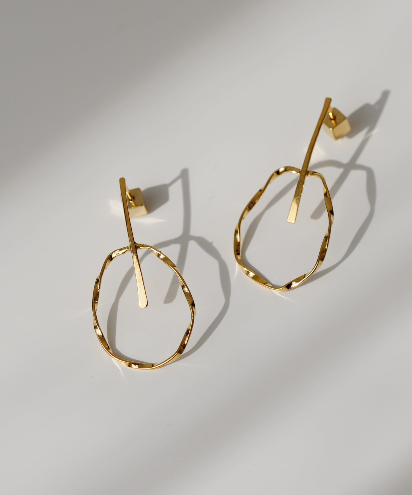 Twisted Circle Earrings[UMU][Basic]