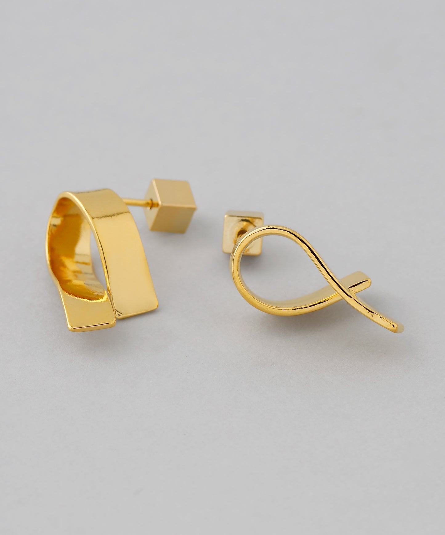 Metal Ribbon Earrings [UMU][Sheerchic]