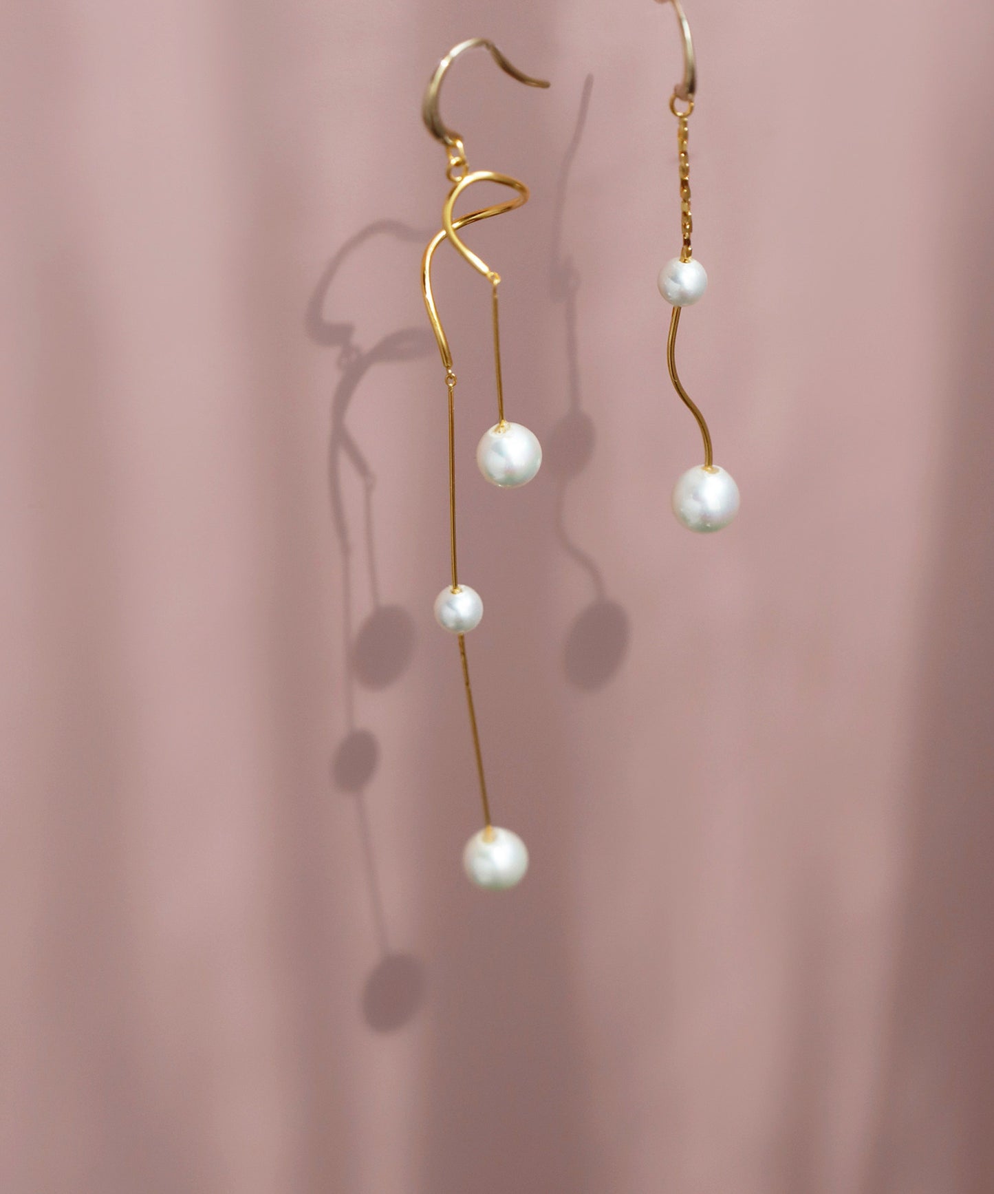 Pearl × Wavy line Asymmetrical Earrings[UMU][B]