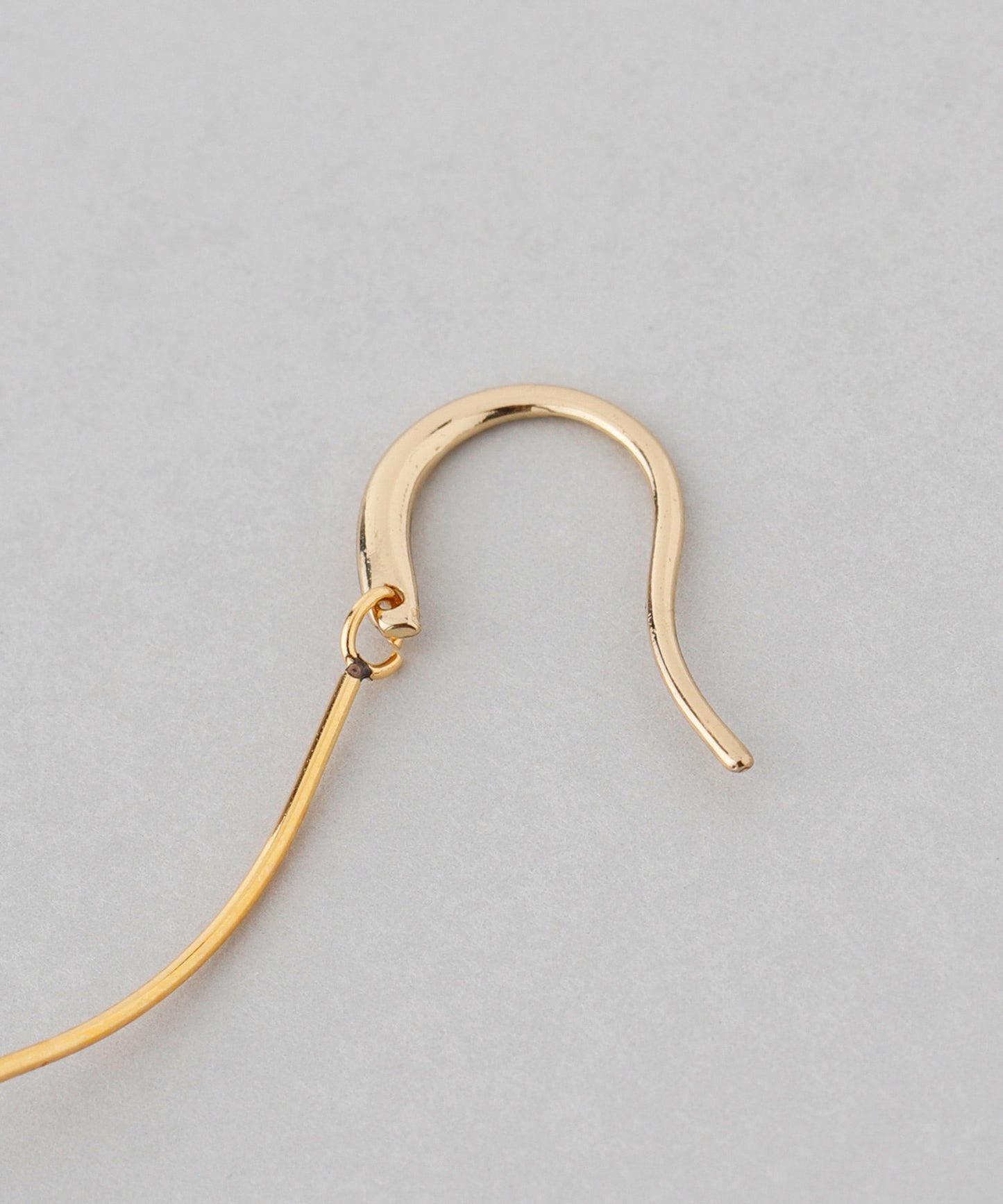 Pearl × Wavy line Asymmetrical Earrings [C][UMU][Sheerchic]