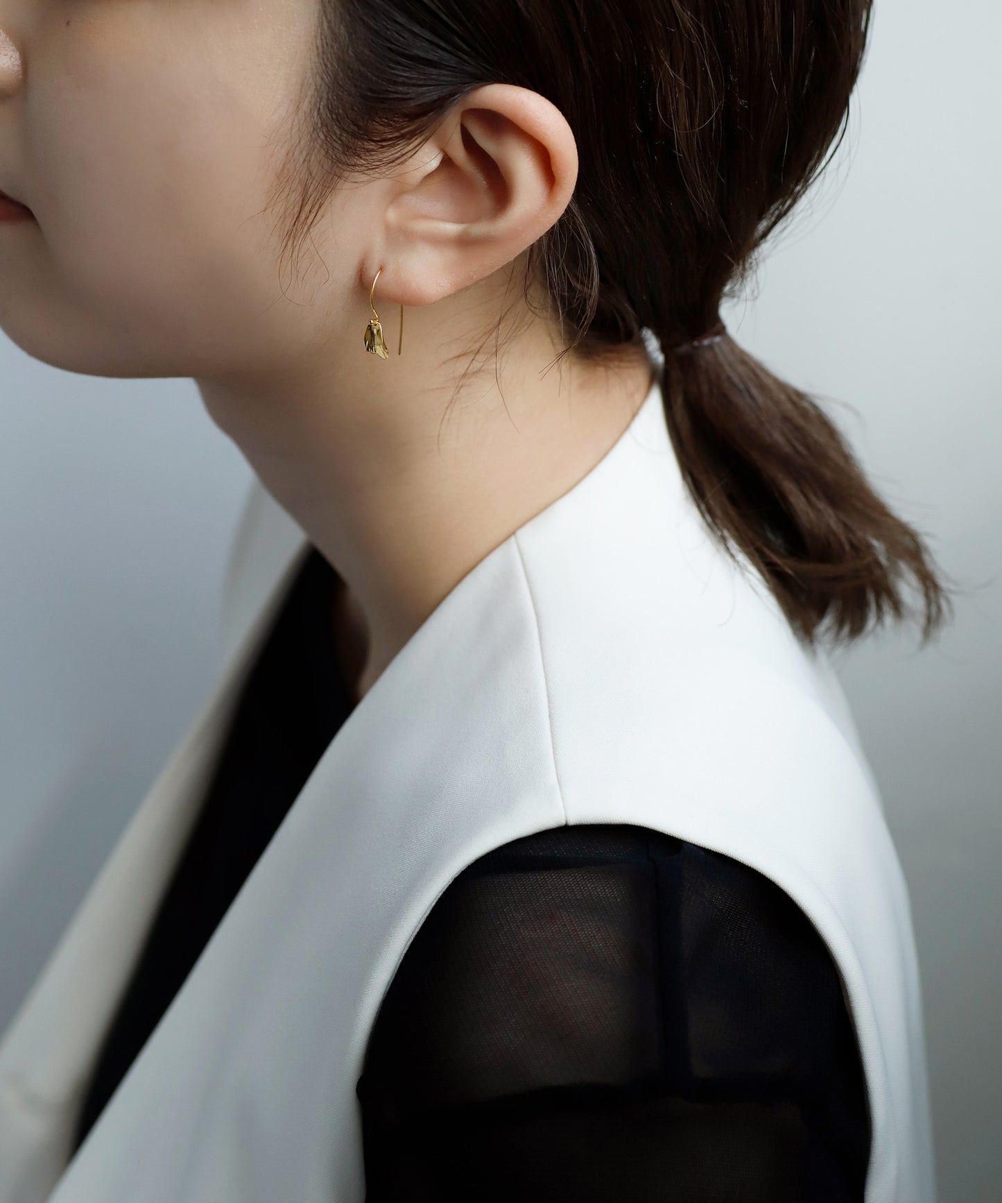 Flower Hook Earrings [UMU][Sheerchic]