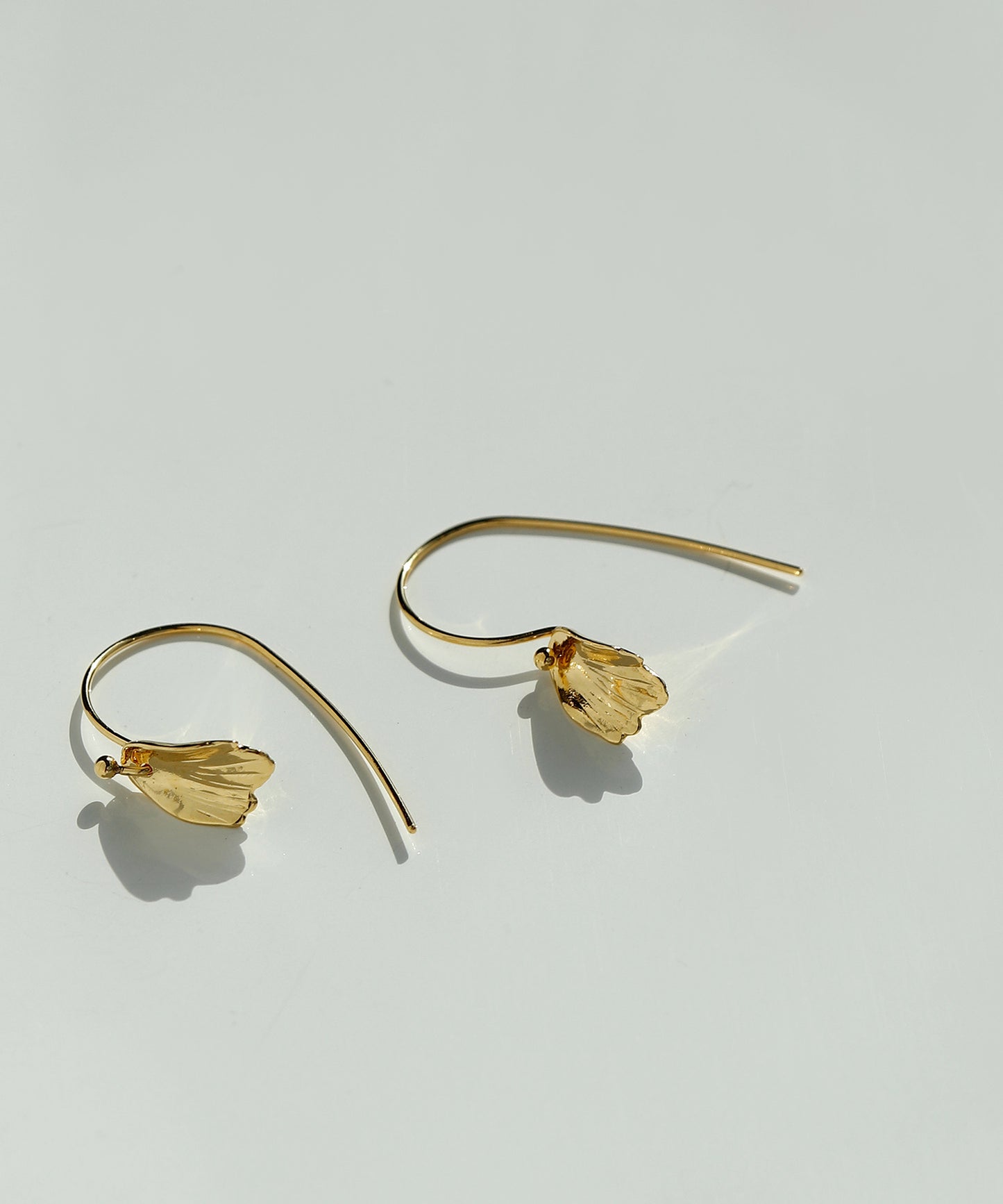 Flower Hook Earrings [UMU]