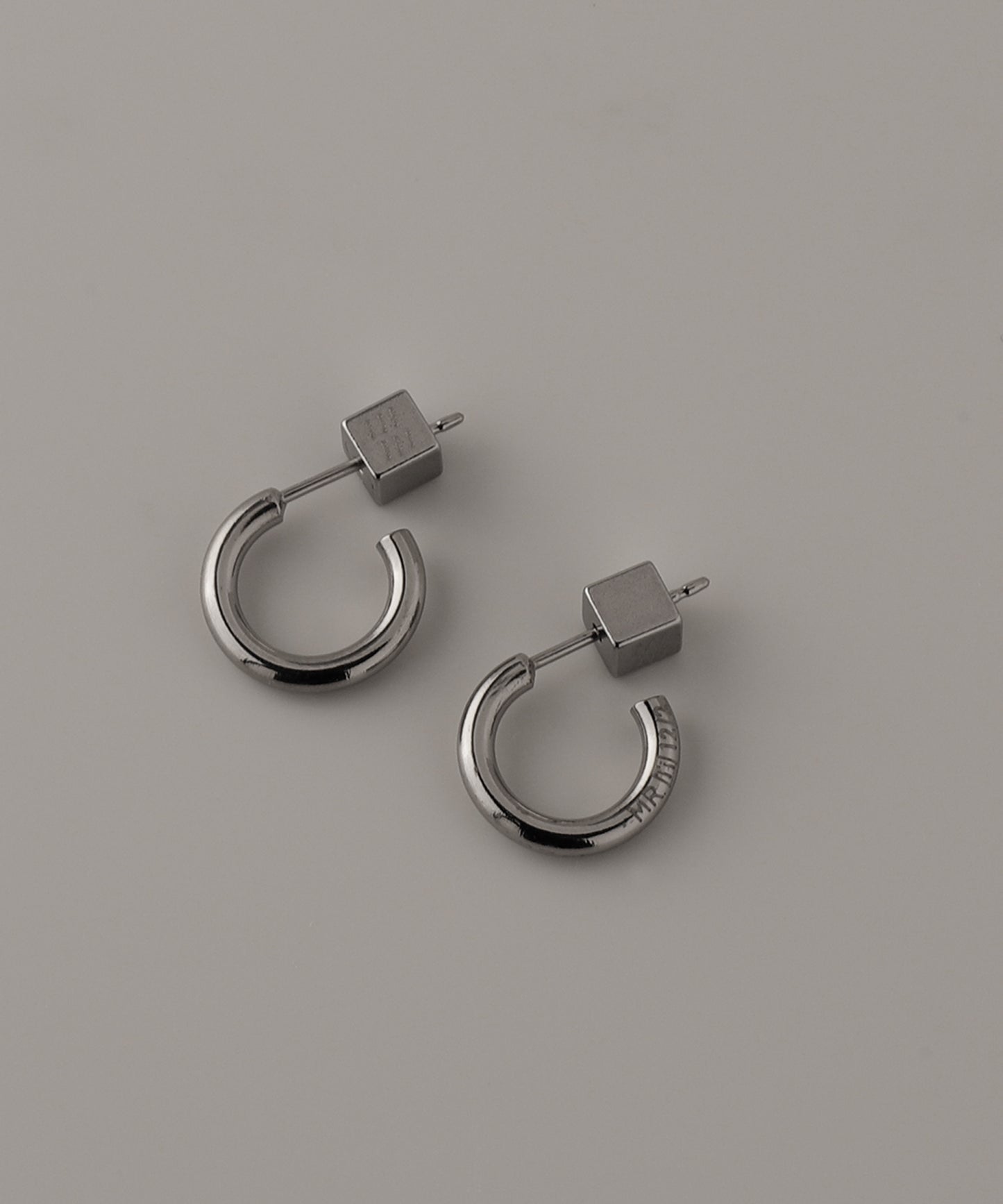 MR. Titanium Hoop Earrings [thickness 2mm][UMU]