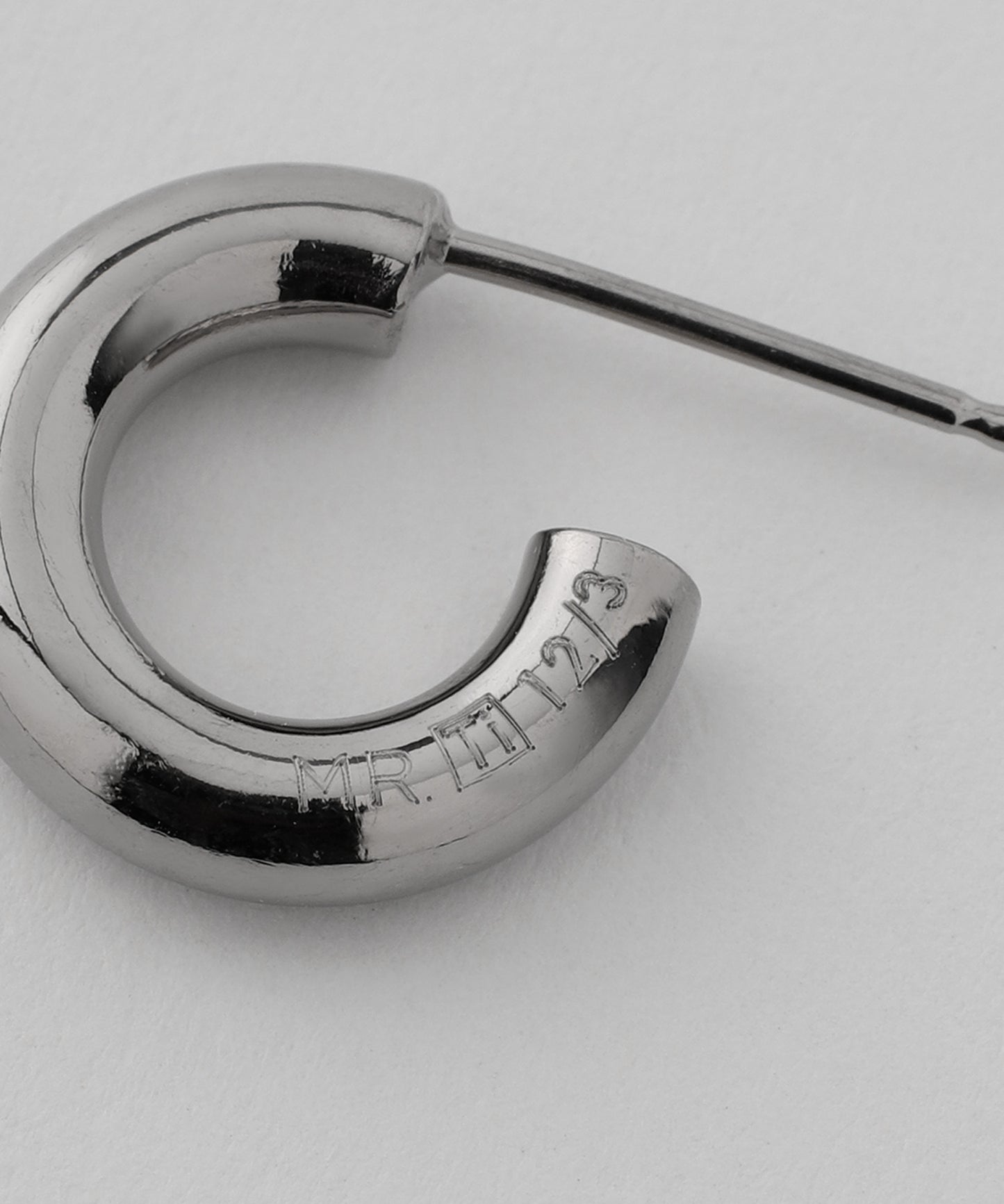 MR. Titanium Hoop Earrings [thickness 3mm]